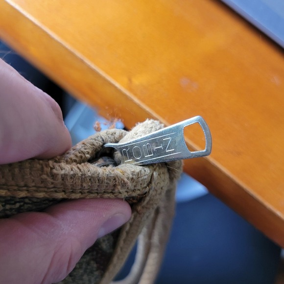 Vintage 1970's Carpet Bags Of America Gold Velvet Shoulder Purse With Ribbon - Picture 7 of 9